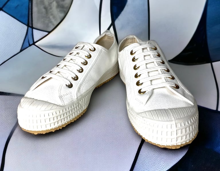 VEGANCRAFT vintage white canvas lo top sneaker shoes made in Slovakia Image 2