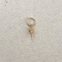 Image 1 of Charms coquillage doré