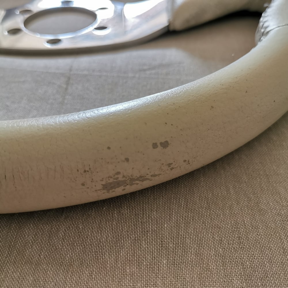 VOLANT GIANCARLO SIMILI CUIR BLANC ET ALU POLI