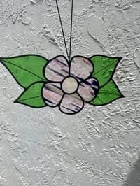 Image 3 of Trad Flower