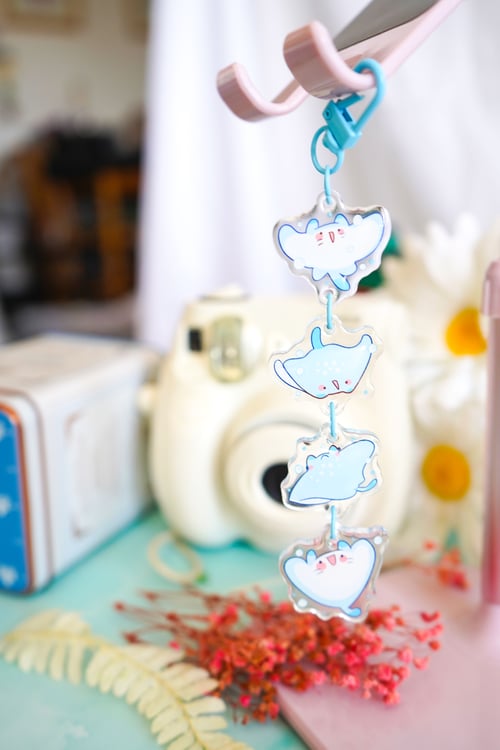 Image of Manta Rays Linking Charm