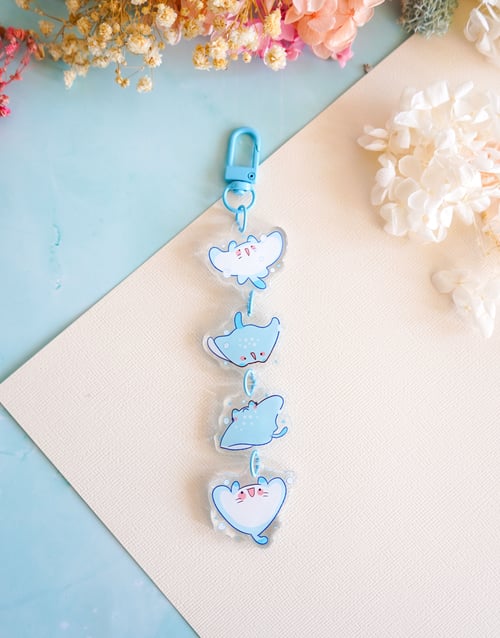 Image of Manta Rays Linking Charm