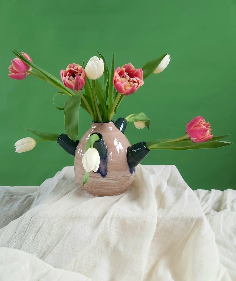 Image of Coral and Dark Green Tulipiere