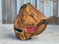 Image 2 of Rawlings DB35 Johnny Bench Autograph Catchers Mitt (Right Handed Used)