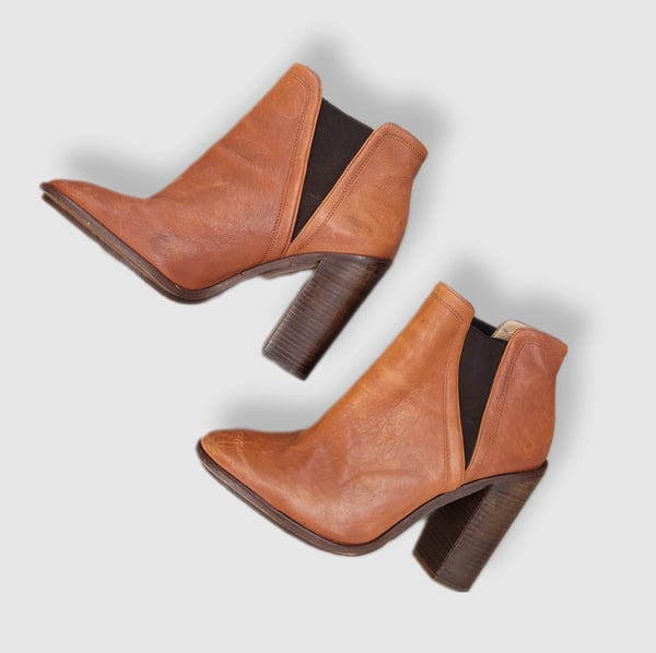 Image of (9.5/41) Zara woman chelsea boot