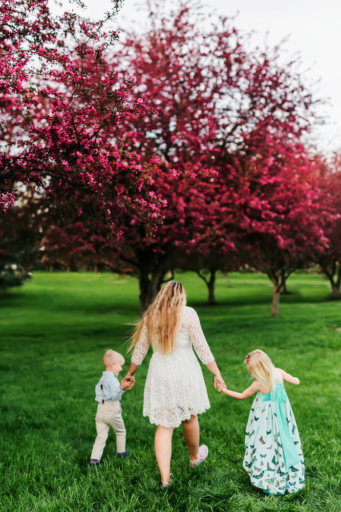 Image of **MOTHERHOOD IN THE BLOOMS** {Sunday May 7th - $50 Deposit}