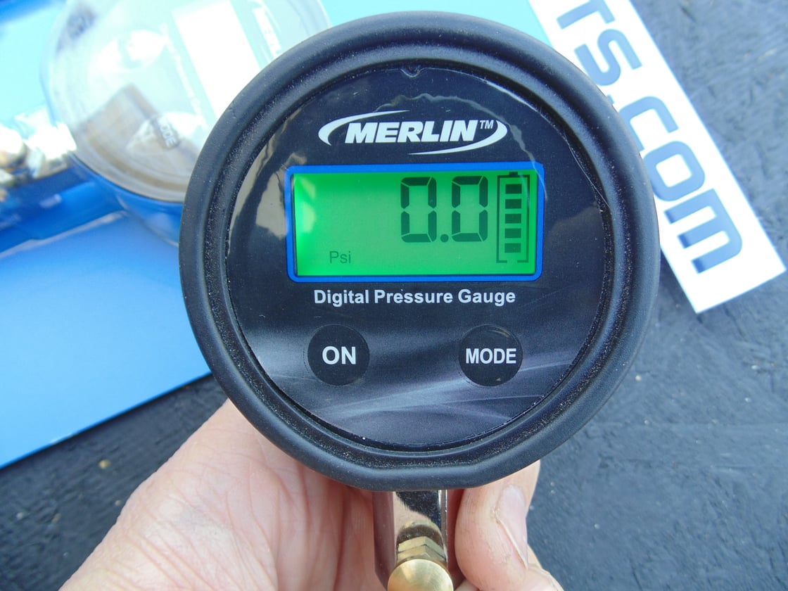 Image of Digital Tire Pressure Gauge - Race Quality, 0-150 PSI backlit screen