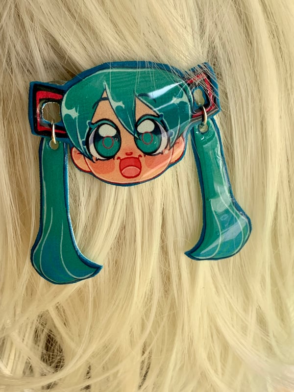 Image of Hatsune Miku shrinky dink dangle hair clip