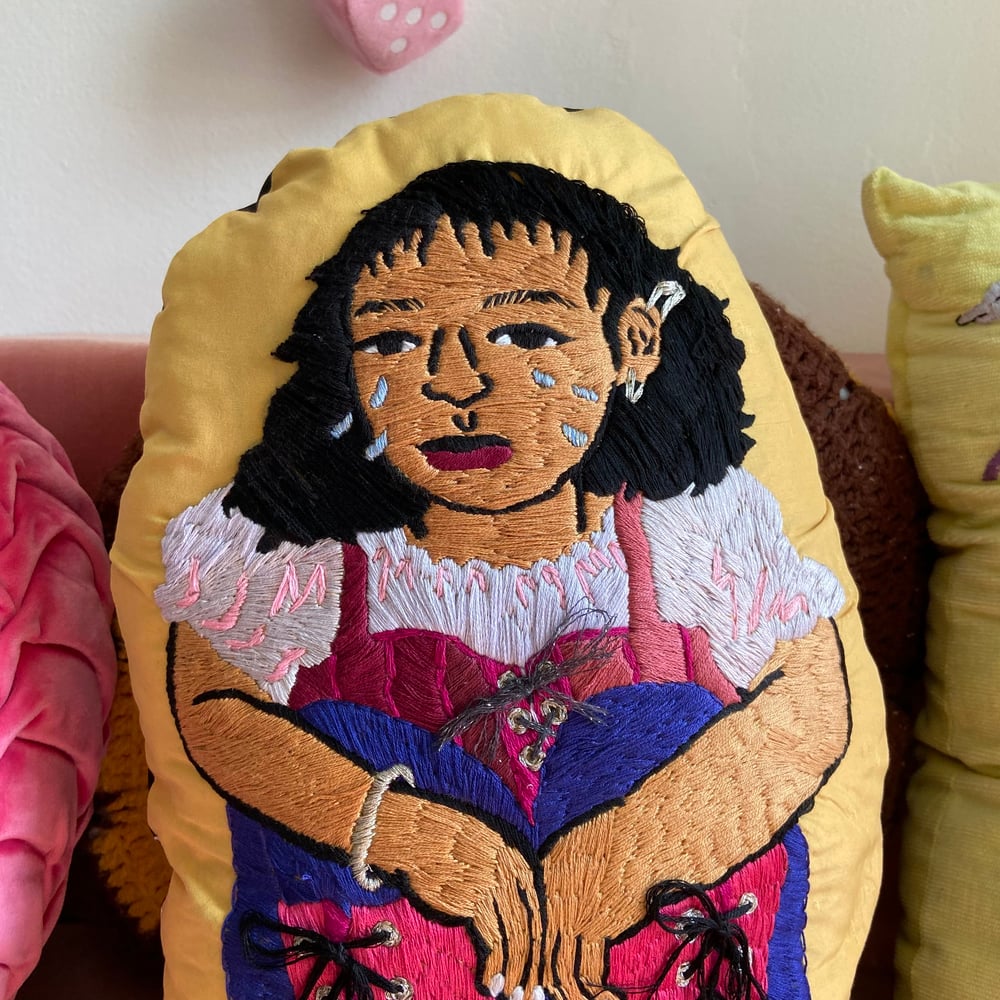 Large Embroidered Peluche