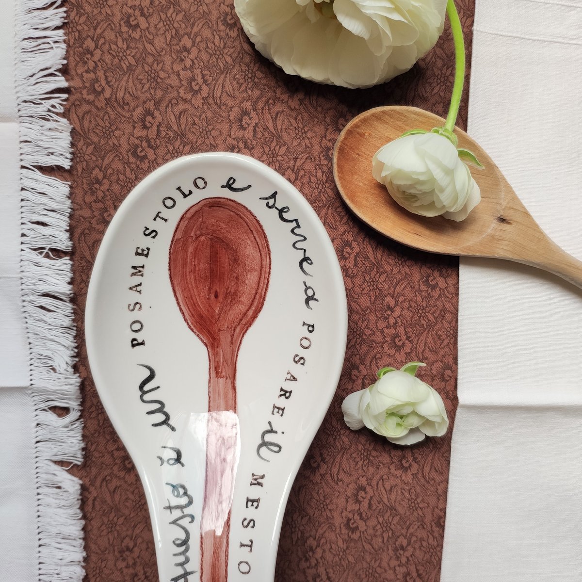 POSAMESTOLO - QUESTO È UN POSAMESTOLO E SERVE A POSARE IL MESTOLO