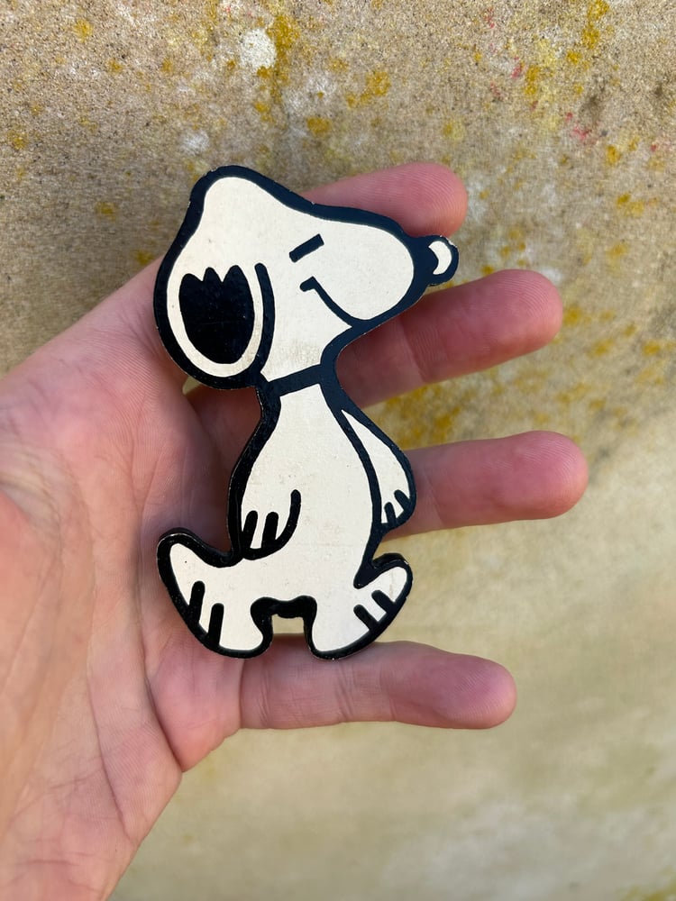 Image of Snoopy badge 