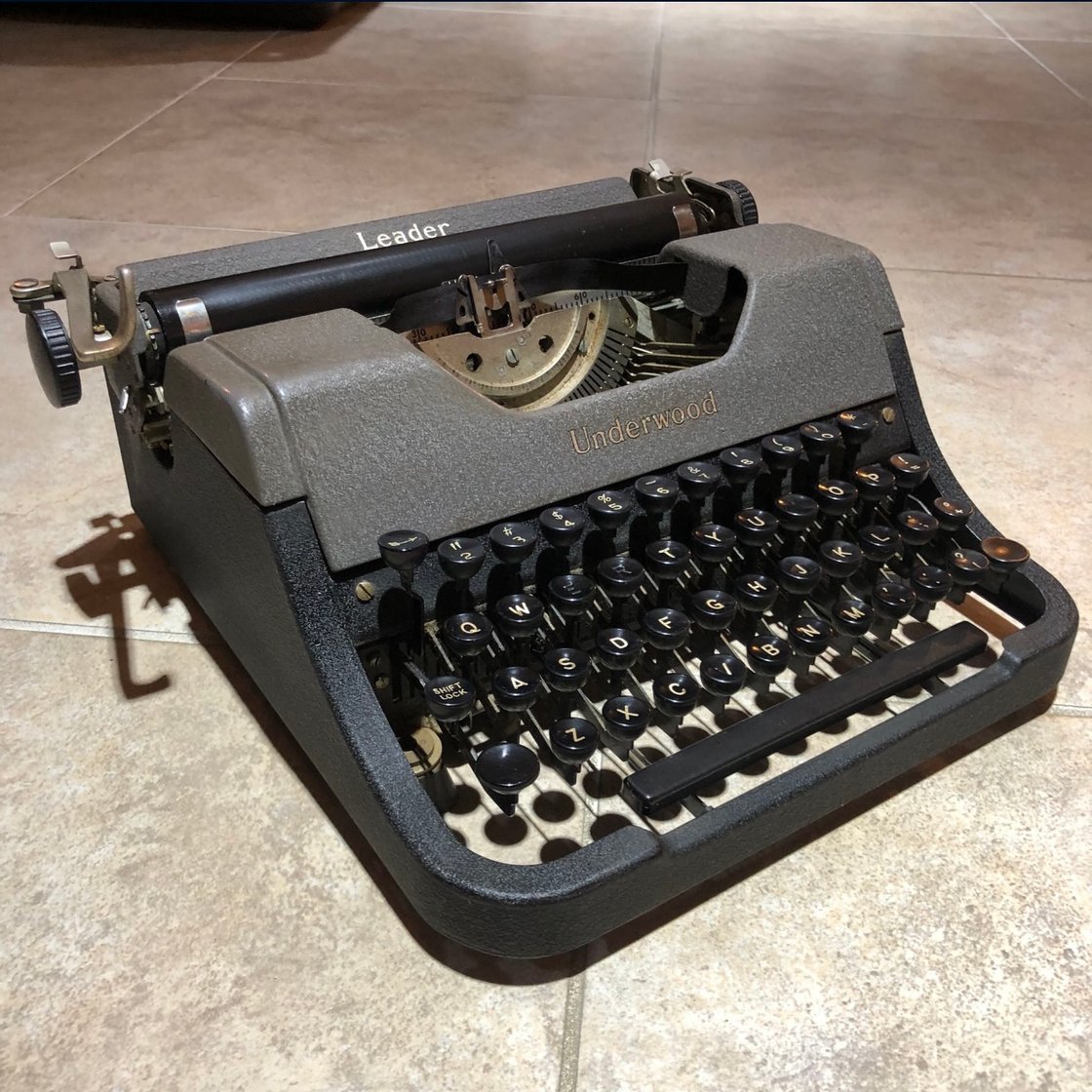 Image of 1951 Underwood Leader Typewriter 