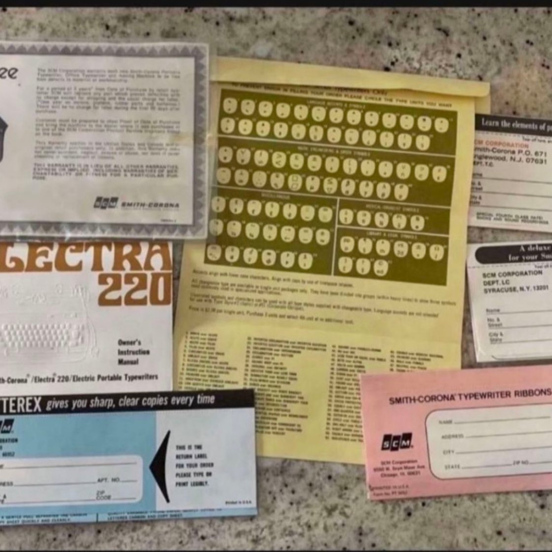 Image of 1970's Vintage Smith Corona Electra 220 Electric Typewriter With Case & Manual