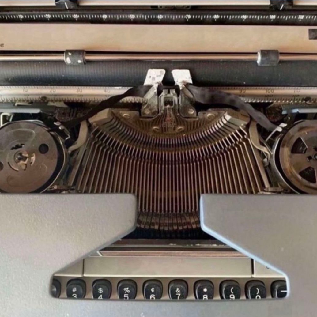 Image of 1970's Vintage Smith Corona Electra 220 Electric Typewriter With Case & Manual