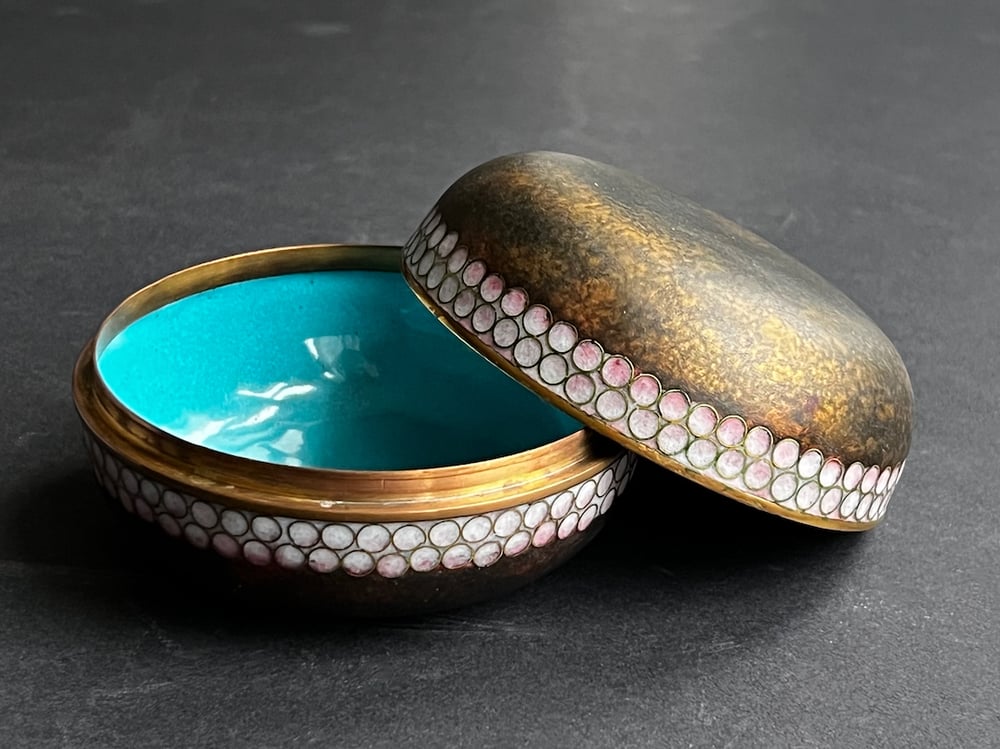 Image of Käthe Ruckenbrod Cloisonné Lidded Box with Turquoise Interior