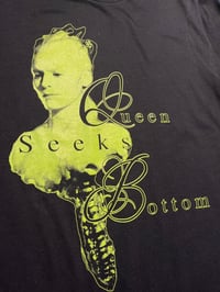 Image 1 of Queen Seeks Bottom