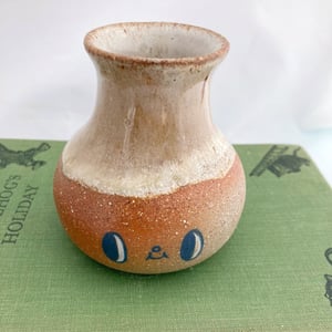 Image of Shy vase