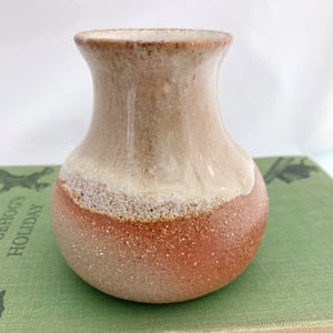 Image of Shy vase