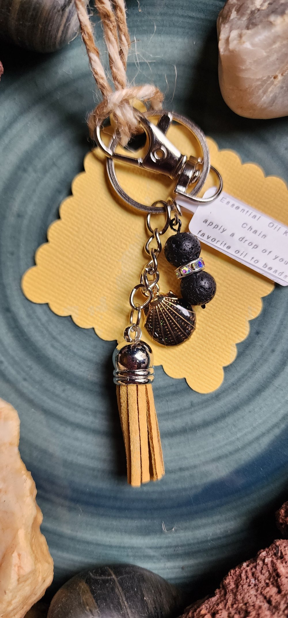 Image of Essential Oil Key Fob/Zipper Pull  Black ClamShell