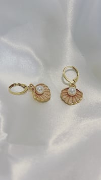 Image 3 of SHELLFISH EARRING 