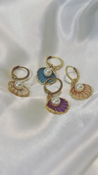Image 5 of SHELLFISH EARRING 