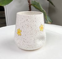 Image 1 of Daisy THUMB CUP PREORDER