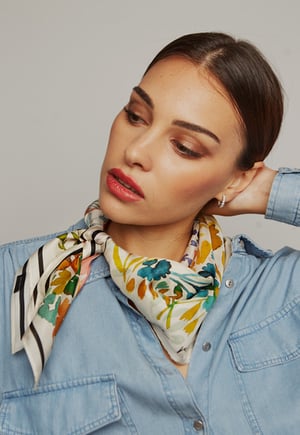 Image of PAÑUELO 100% SEDA MAMÁ.