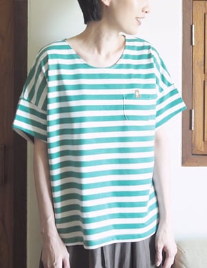Image of Camiseta rayas con gato bordado