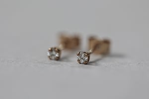 Image of 2.5mm 'little diamond' stud earrings 