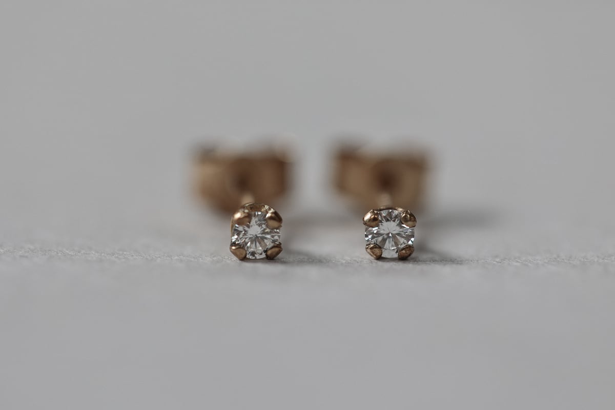 Image of 2.5mm 'little diamond' stud earrings 