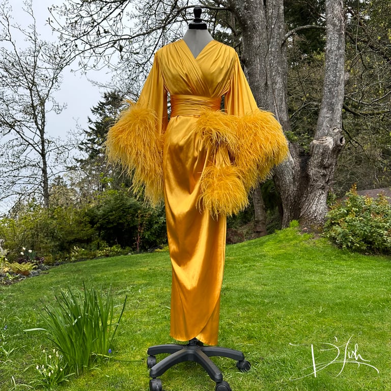 Sun "Selene" Dressing Gown