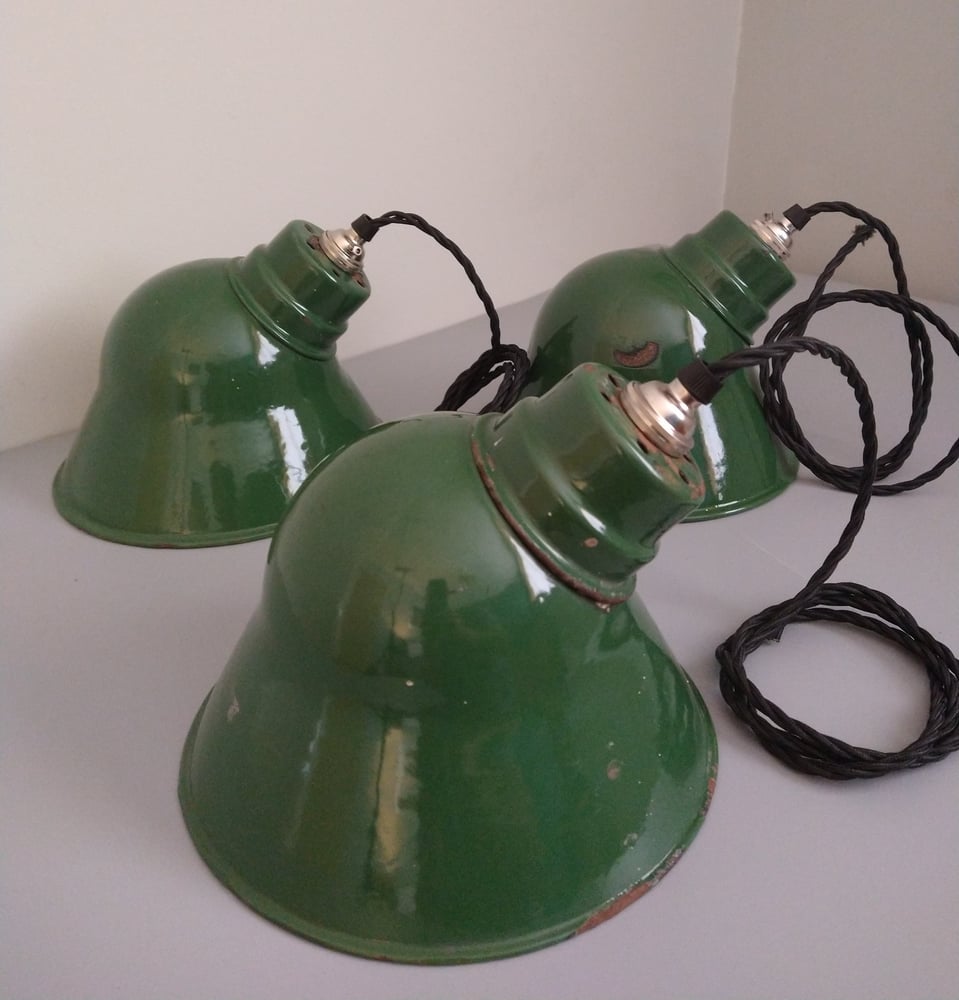 Image of Small green parabolic light