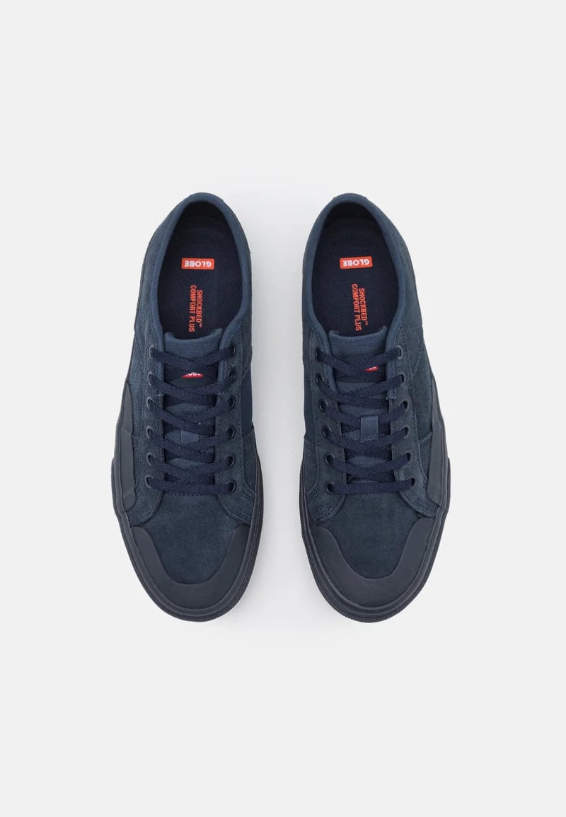 ZAPATILLA GLOBE SURPLUS MIDNIGHT BLUE EN LIQUIDACION