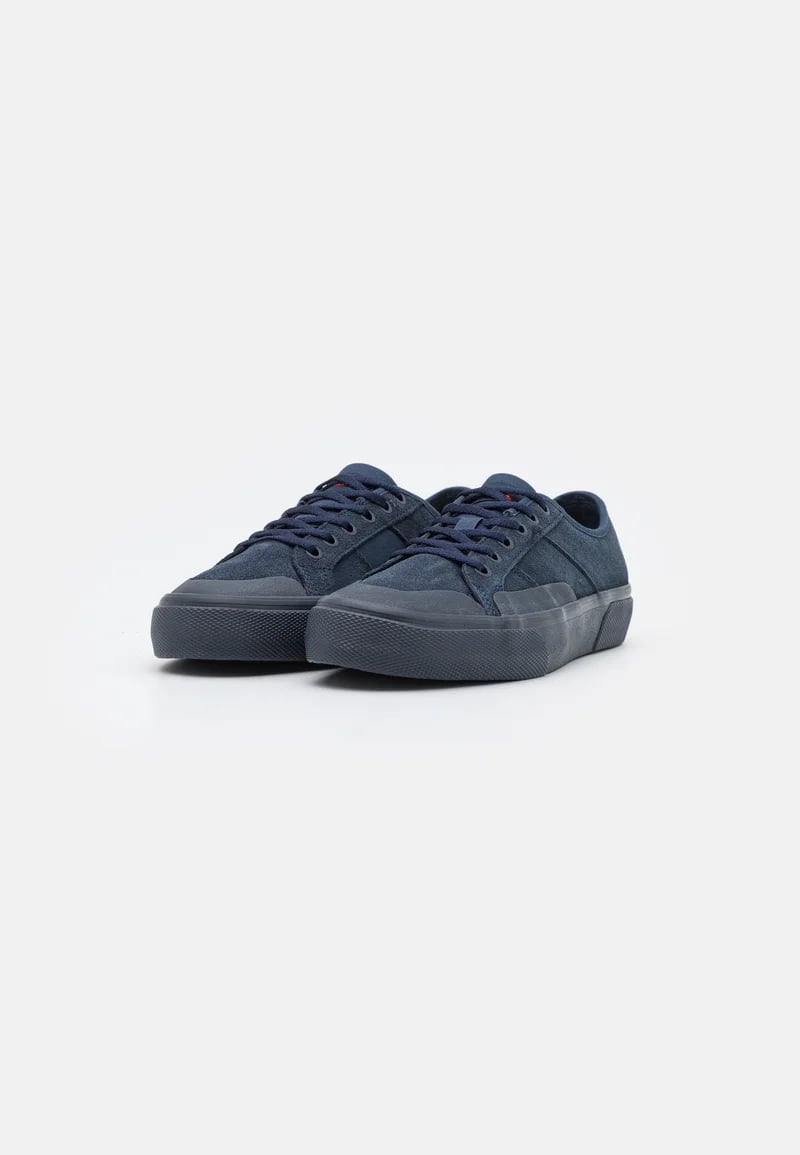 ZAPATILLA GLOBE SURPLUS MIDNIGHT BLUE EN LIQUIDACION
