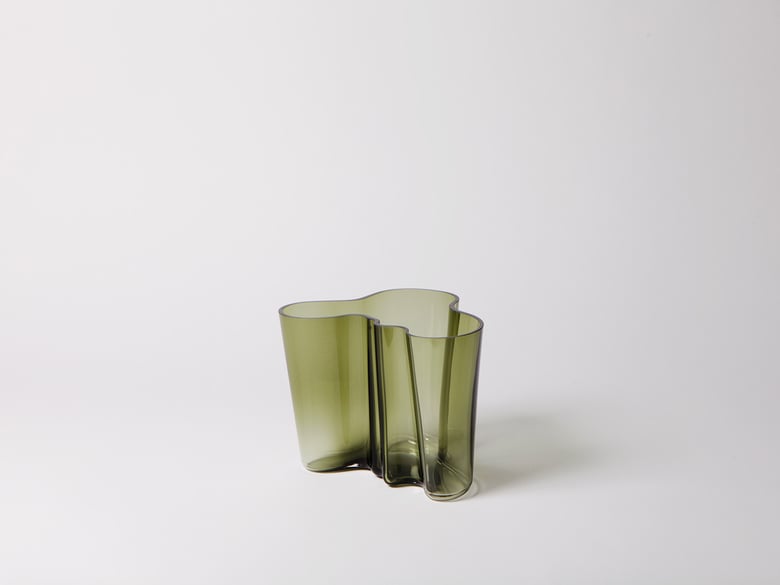 Image of Vase Alvar Aalto moosgrün
