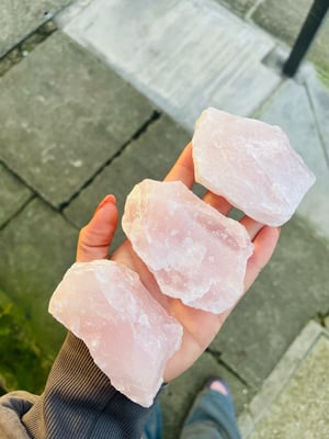 Image of Large rose quartz rough peice 