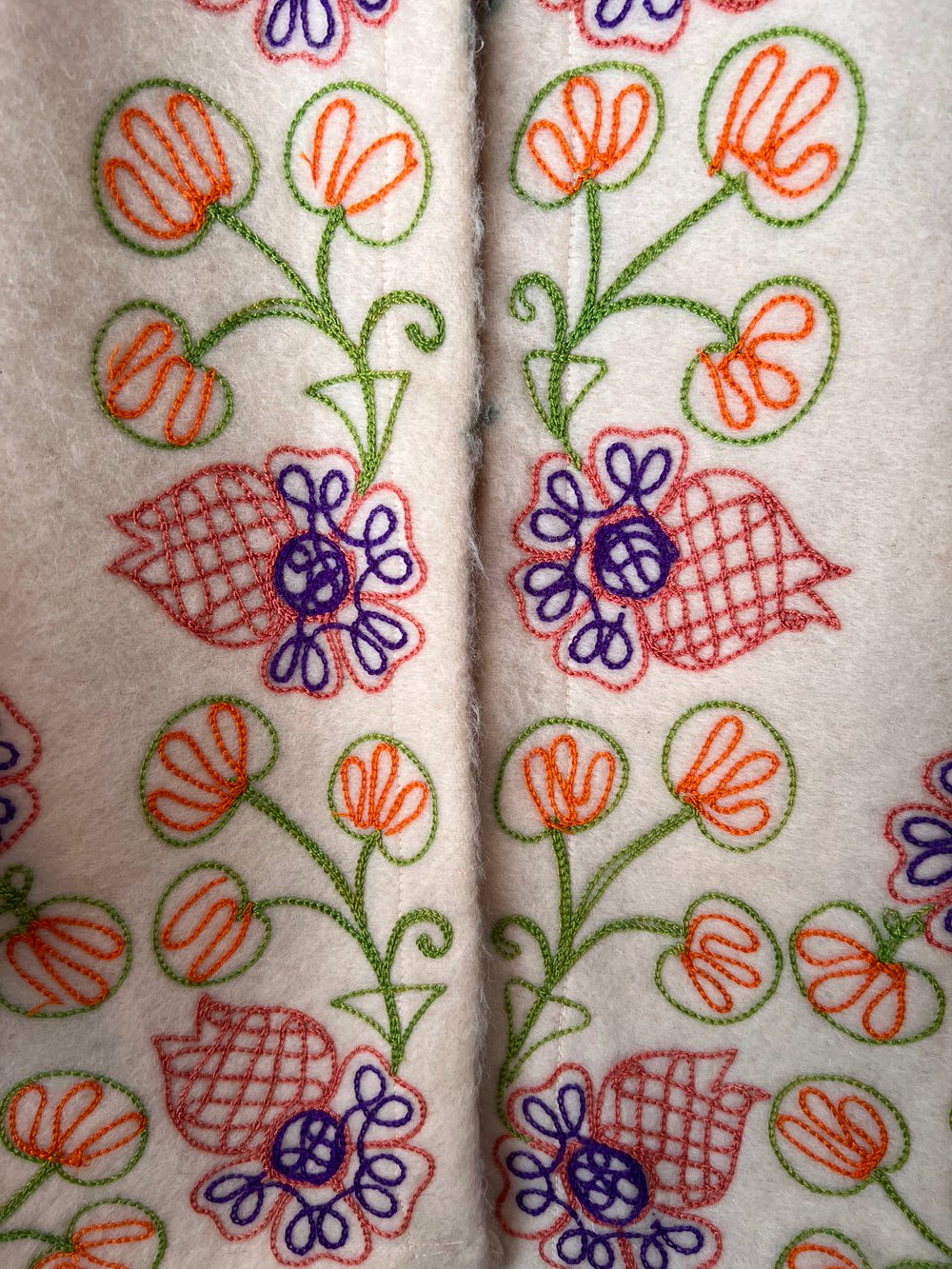 Vintage 70s Handmade Embroidered Floral Jacket (XS) 