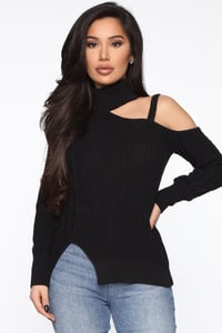 Ovuwo Keeping Me Away From The Cold Sweater - Black