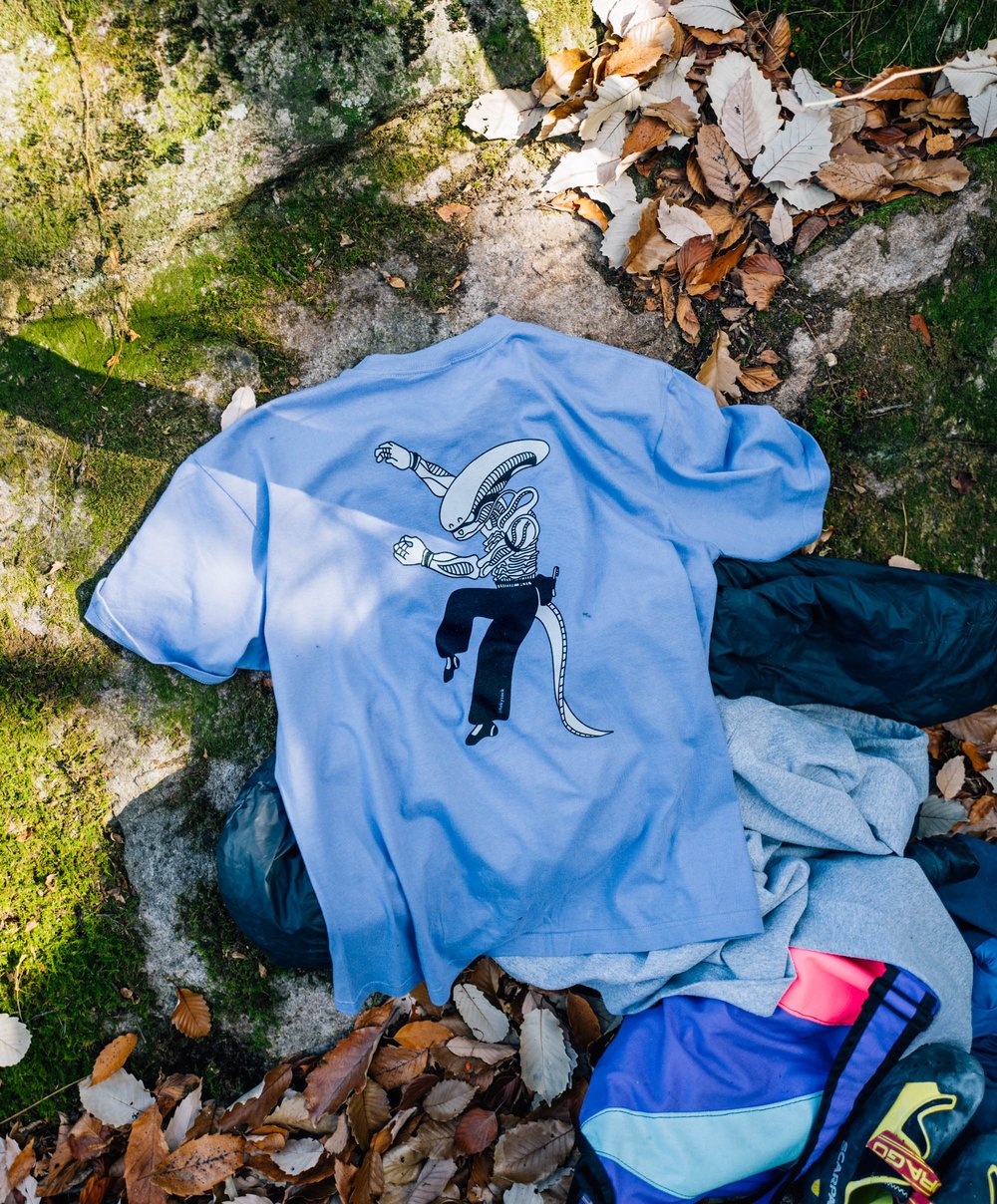 Happy Alien Tee / Dusty Blue