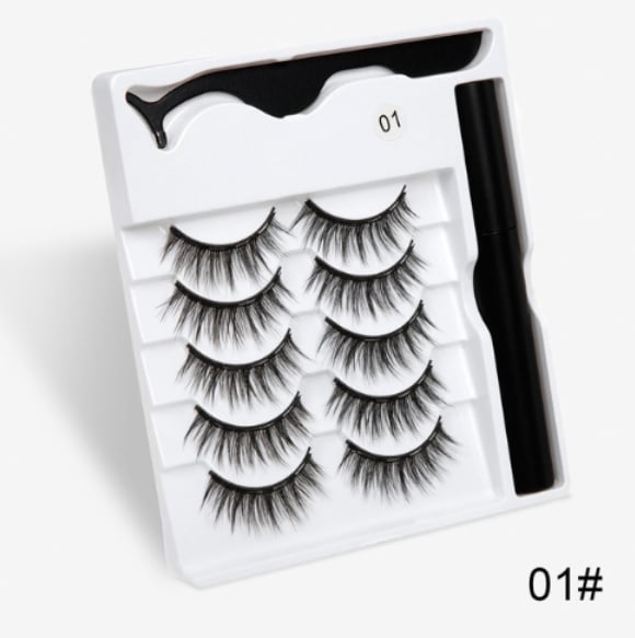 Image of Eyelashes With Magnets In Fashion