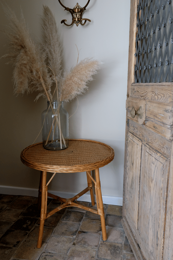 Image of Table rotin