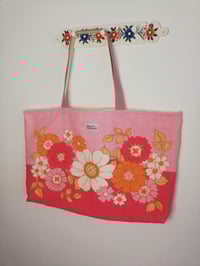 Image 1 of Vanille Fraise Maxi Tote