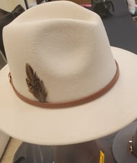 Beige Fedora with feathers 