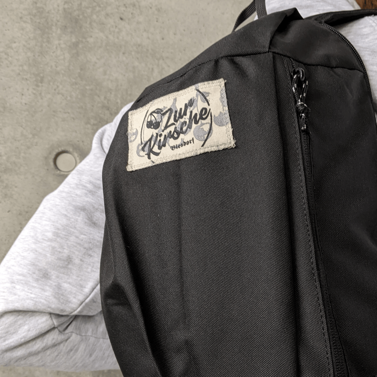 Aufnäher – Zur Kirsche