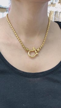 Khloes’s Necklace 