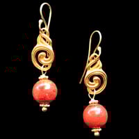 Image 3 of NUAGES BAROQUE Earring Petite - Hook with various CORALS