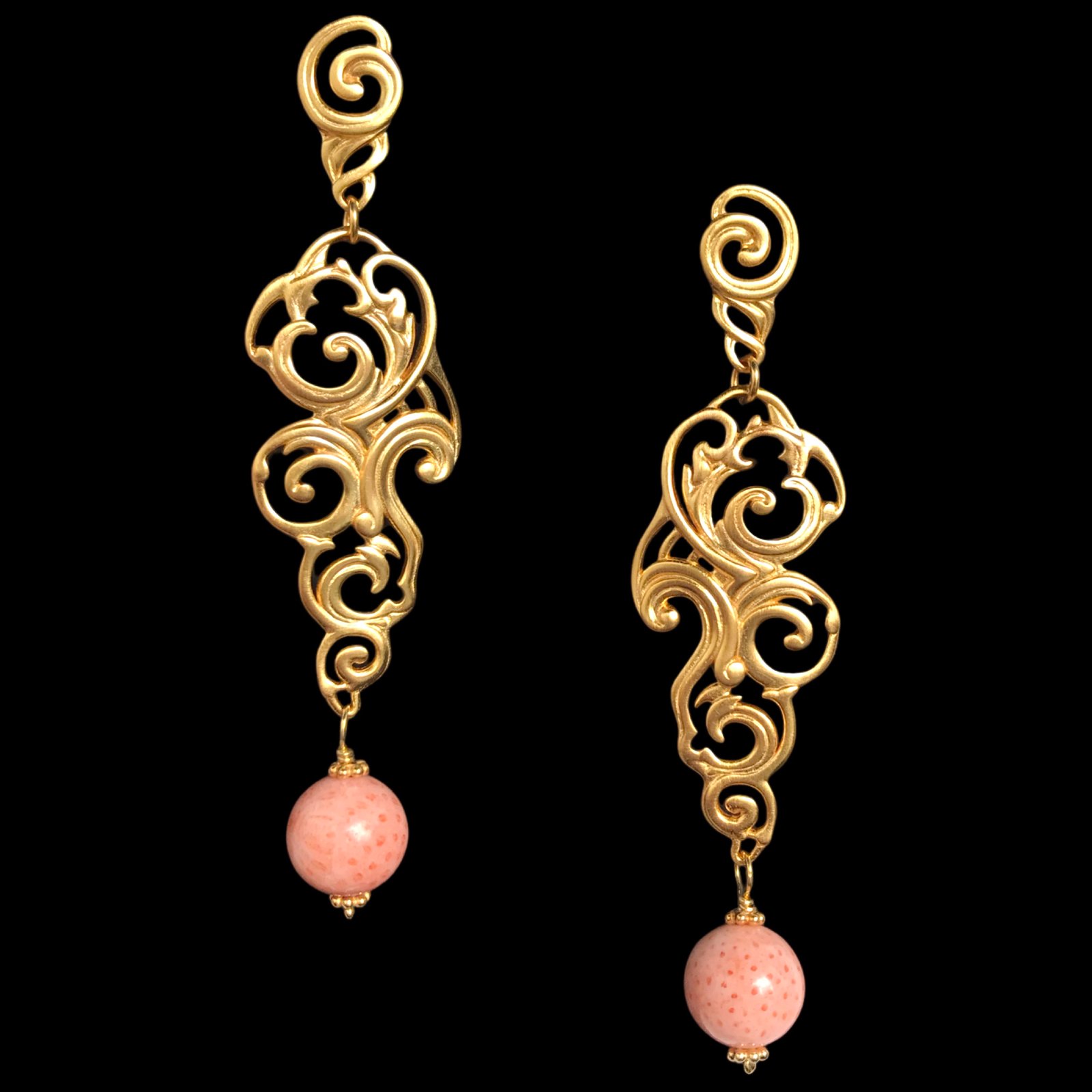 NUAGES BAROQUE Big Earring with Coral Beads | ZARAH VOIGT