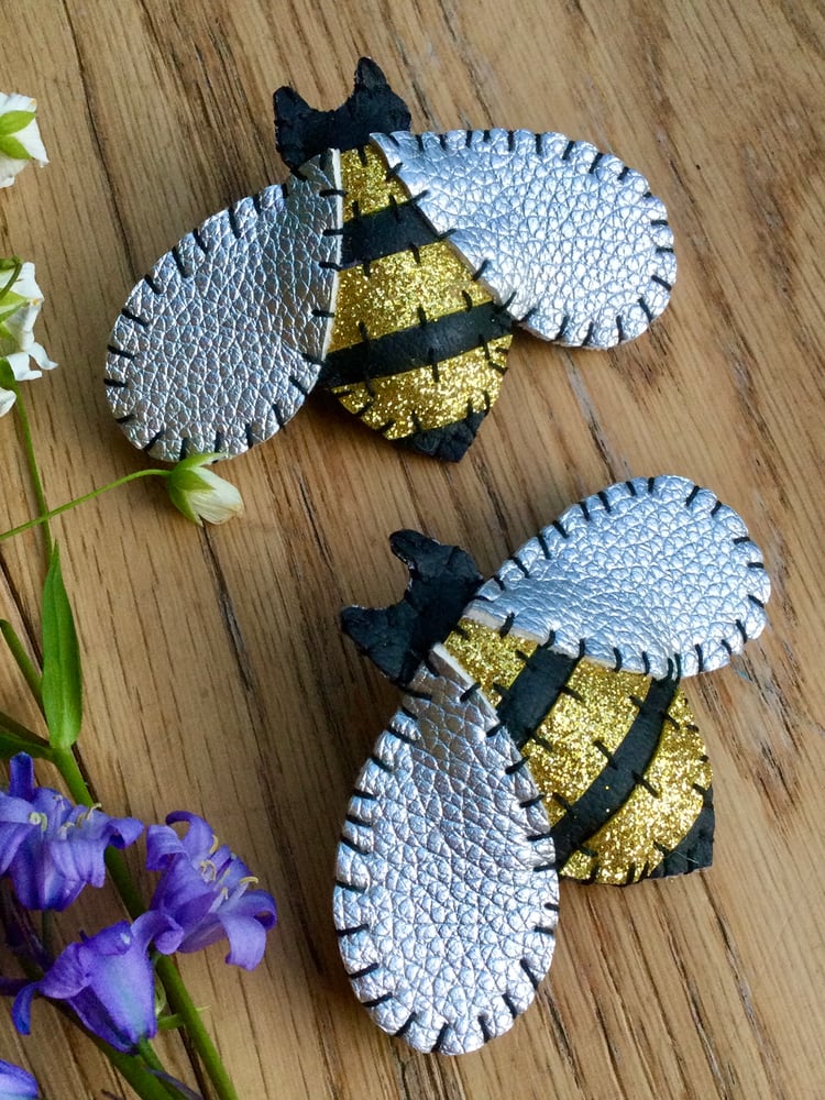 Image of Bumble Bee Brooch