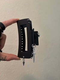 Image 1 of FIERCE CLAW CLIP (style b)