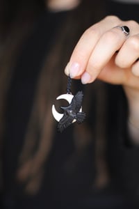 Image 3 of Collana Corvo, Luna e Adularia grigia